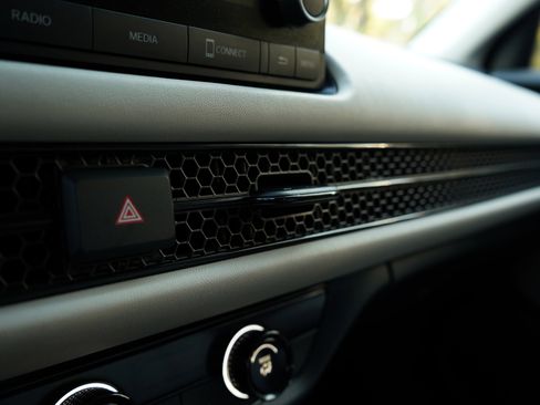 Certified 2024 Honda HR-V LX image 33