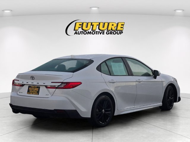 Certified 2025 Toyota Camry SE FWD image 5