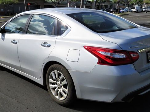 Used 2016 Nissan Altima 2.5 S w/ Power Driver Seat Package FWD image 3