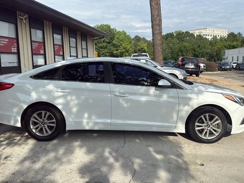 Used 2017 Hyundai Sonata SE FWD image 4