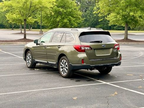 Used 2017 Subaru Outback 2.5i Touring w/ Popular Package #5A AWD/4WD image 5
