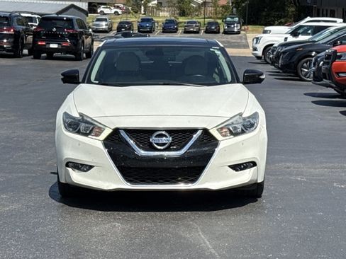 Used 2018 Nissan Maxima Platinum FWD image 2
