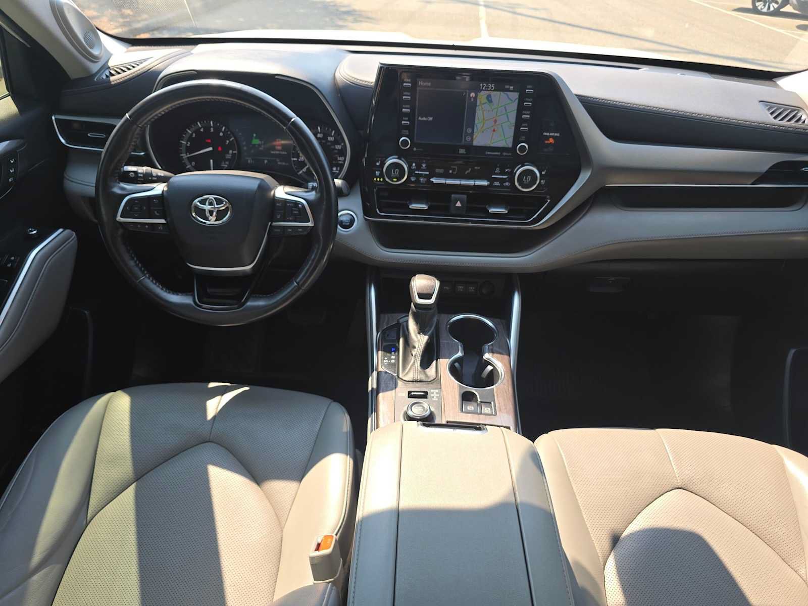 Used 2021 Toyota Highlander Limited AWD/4WD image 18