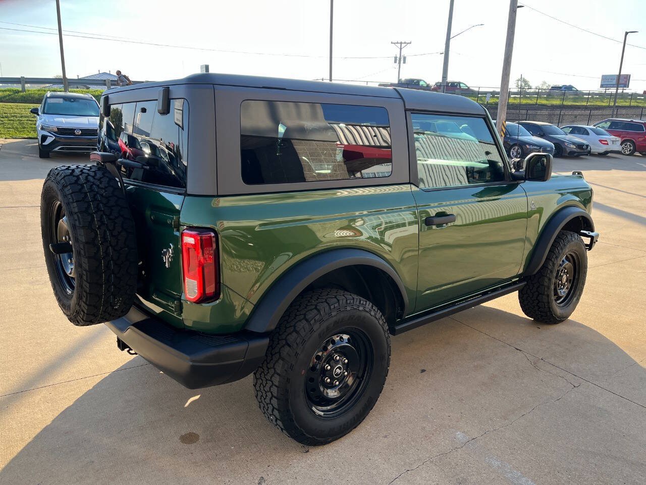 Used 2022 Ford Bronco Black Diamond AWD/4WD image 5