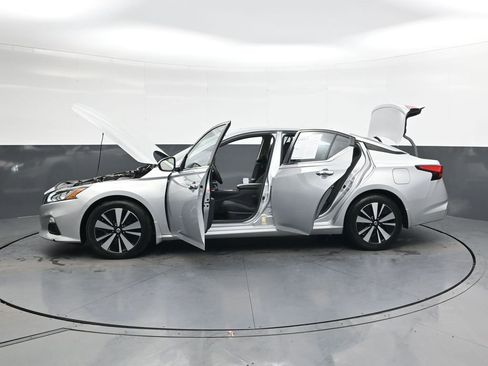 Used 2021 Nissan Altima 2.5 SV w/ SV Premium Package image 44