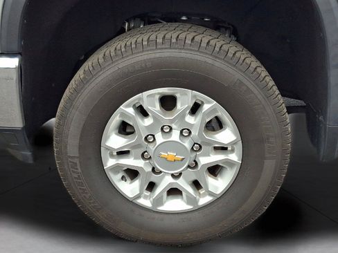 Used 2024 Chevrolet Silverado 2500 LT w/ Convenience Package AWD/4WD image 28