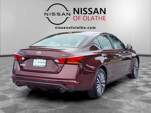 Used 2024 Nissan Altima 2.5 SV w/ SV Premium Package FWD image 28