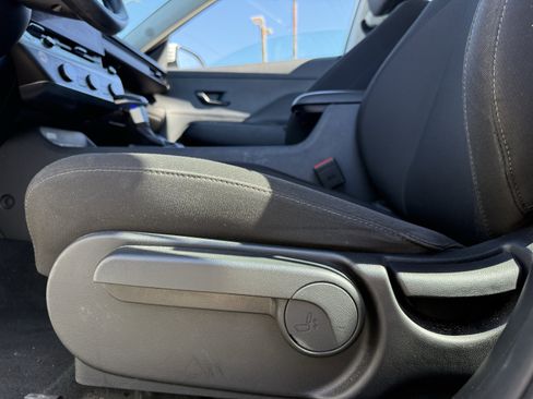 Used 2024 Hyundai Kona SE image 14