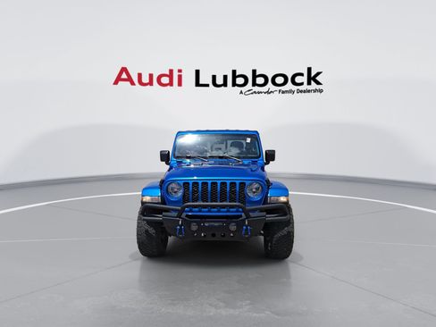 Used 2023 Jeep Gladiator Sport AWD/4WD image 3