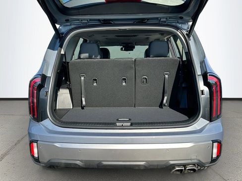Used 2025 Kia Telluride EX w/ EX Captain's Chair Package image 28