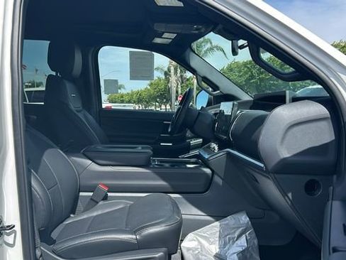 New 2026 Ford Expedition Max Platinum w/ Stealth Appearance Package AWD/4WD image 10