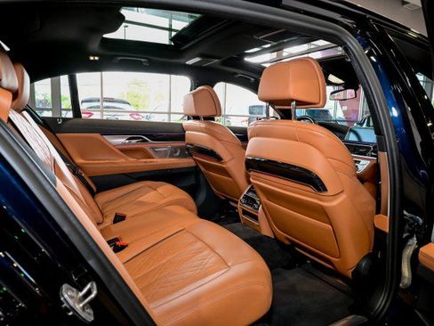 Used 2022 BMW 750i xDrive w/ Luxury Rear Seating Package AWD/4WD image 22