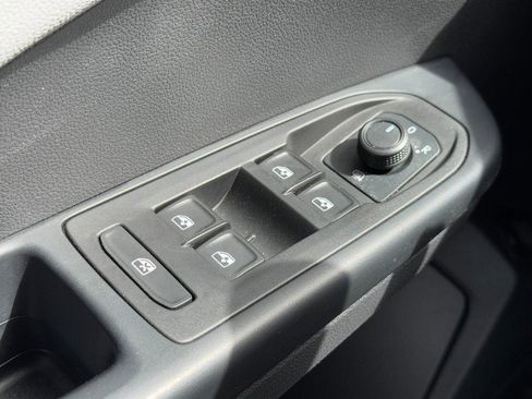 Used 2022 Volkswagen Taos SE image 21