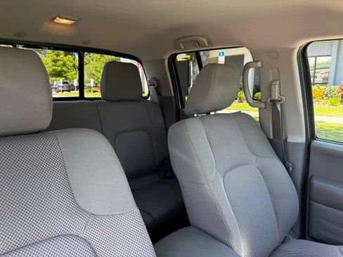 Used 2020 Nissan Frontier SV w/ Midnight Edition Floor Mats RWD image 13
