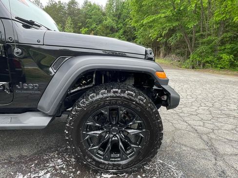 Used 2020 Jeep Gladiator Sport w/ Quick Order Package 24S AWD/4WD image 11