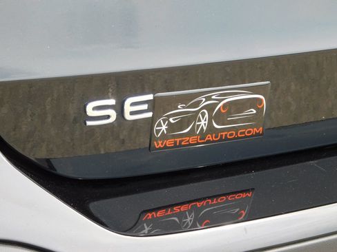 Used 2025 Volkswagen Taos SE AWD/4WD image 40