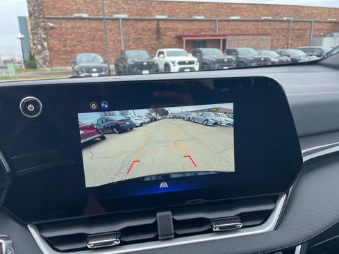 Used 2025 Chevrolet Equinox LT image 17