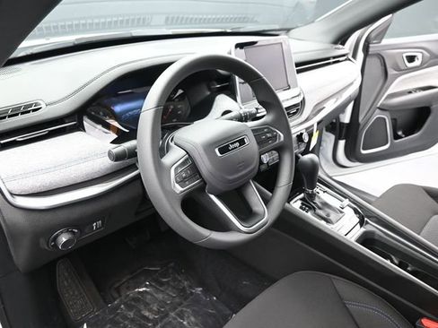 Used 2025 Jeep Compass Sport AWD/4WD image 23
