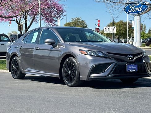 Used 2024 Toyota Camry SE FWD image 9