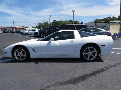 Used 2004 Chevrolet Corvette Coupe w/ Preferred Equipment Group RWD image 6