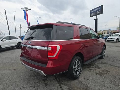 Used 2018 Ford Expedition XLT w/ Equipment Group 201A AWD/4WD image 5
