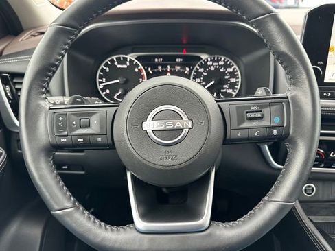 Used 2023 Nissan Rogue SL w/ SL Premium Package image 41