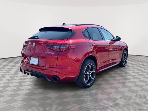 Used 2023 Alfa Romeo Stelvio Veloce AWD/4WD image 5