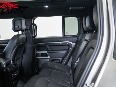 Used 2024 Land Rover Defender 110 X-Dynamic SE AWD/4WD image 40