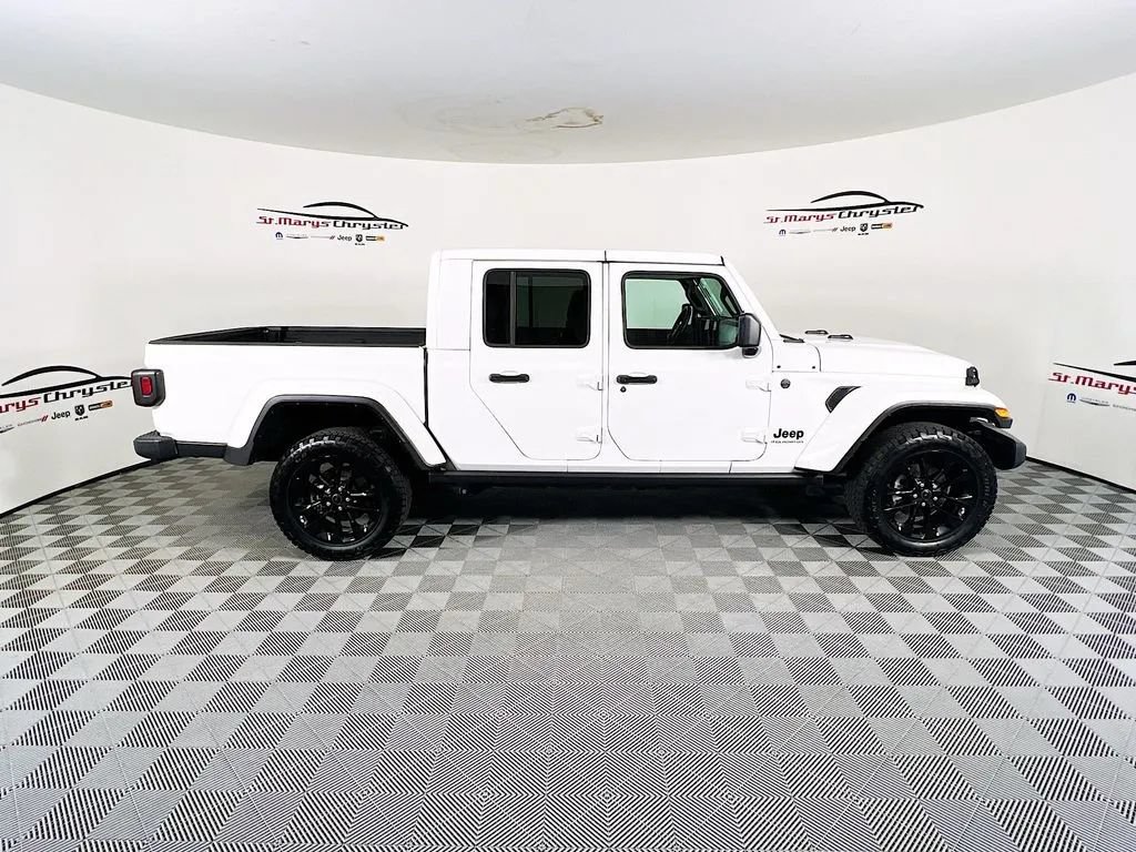 Used 2024 Jeep Gladiator Sport AWD/4WD image 9