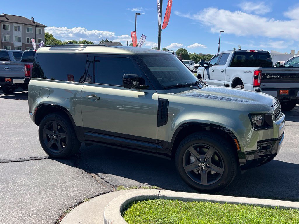 Used 2023 Land Rover Defender 90 X-Dynamic SE AWD/4WD image 5