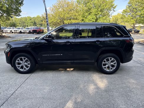 Used 2022 Jeep Grand Cherokee Limited AWD/4WD image 4