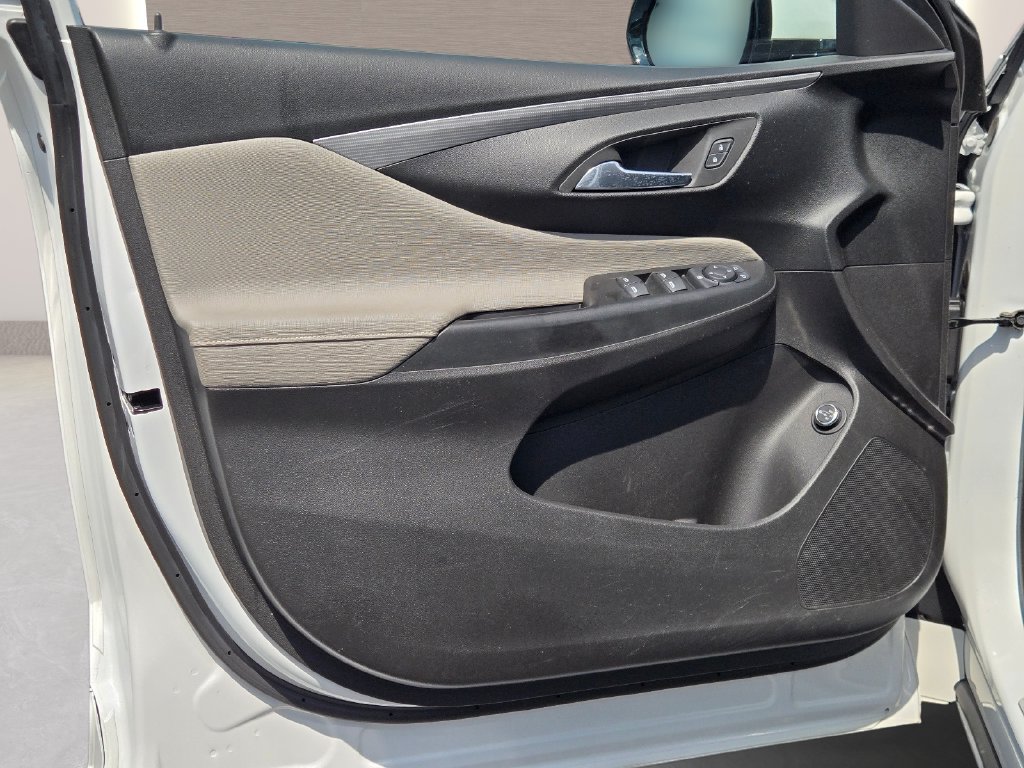 Used 2025 Buick Envista Avenir FWD image 18
