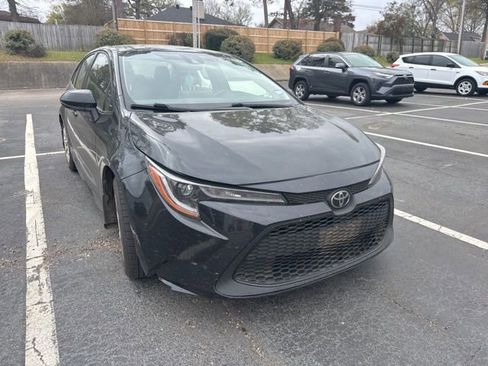 Used 2020 Toyota Corolla LE image 1