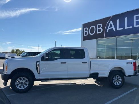 Used 2023 Ford F350 XL w/ Camper Package image 2