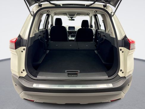 Used 2023 Nissan Rogue SV image 21