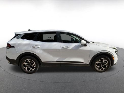 Used 2025 Kia Sportage LX FWD image 8