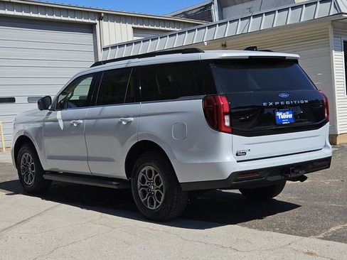 New 2025 Ford Expedition Active image 7