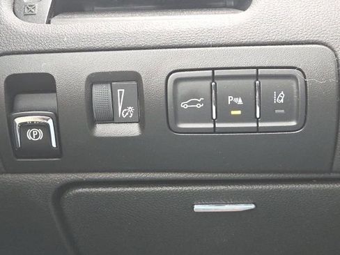 Used 2018 Chevrolet Impala Premier w/ Premier Confidence Package image 24