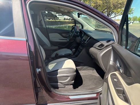 Used 2018 Buick Encore Preferred image 31