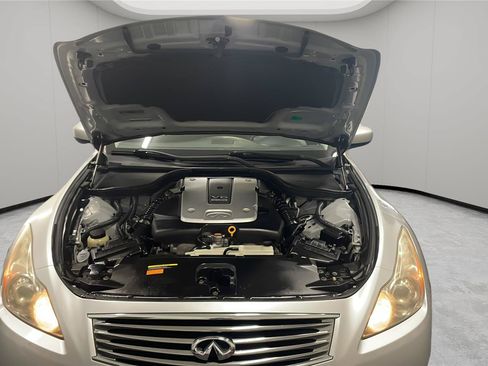 Used 2010 INFINITI G37 Convertible w/ Premium Pkg RWD image 9