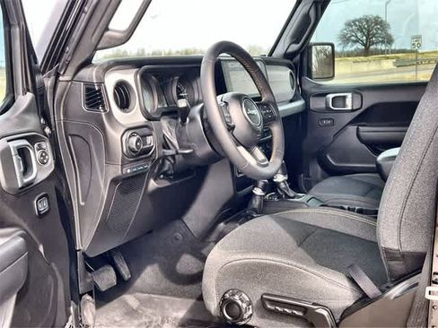 Used 2024 Jeep Wrangler Sport S w/ LED Headlamp & Fog Lamp Group image 3