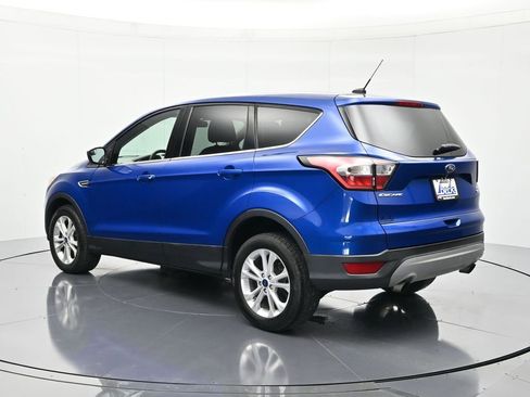 Used 2017 Ford Escape SE w/ SE Cold Weather Package AWD/4WD image 7