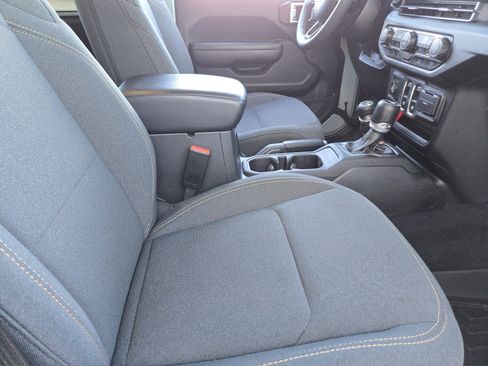 Used 2024 Jeep Wrangler Sport S image 14