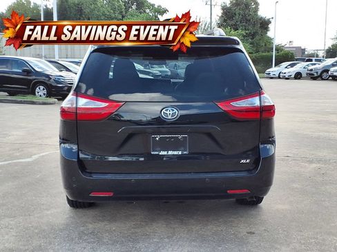 Used 2017 Toyota Sienna XLE Premium FWD image 8