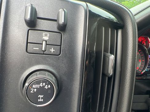 Used 2017 Chevrolet Silverado 1500 LTZ Z71 w/ LTZ Plus Package AWD/4WD image 23