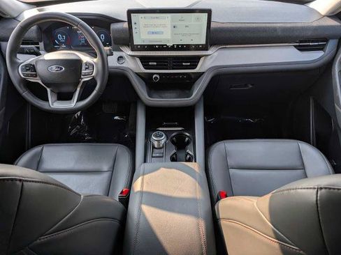 Certified 2025 Ford Explorer Active w/ Active Comfort Package AWD/4WD image 20
