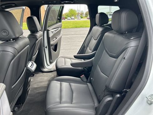 Used 2024 Cadillac XT6 Premium Luxury AWD/4WD image 33