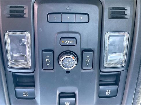 Used 2021 GMC Yukon SLT w/ SLT Premium Package AWD/4WD image 37