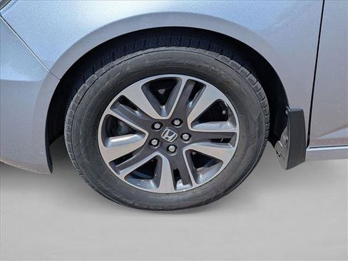 Used 2016 Honda Odyssey Touring Elite image 14