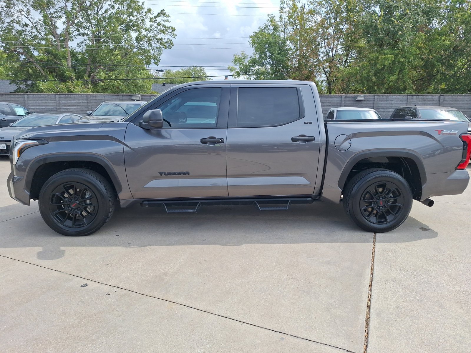 Used 2022 Toyota Tundra SR5 RWD image 3